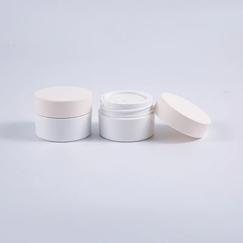The lightness of plastic cream jar: a key factor in skin care experience
